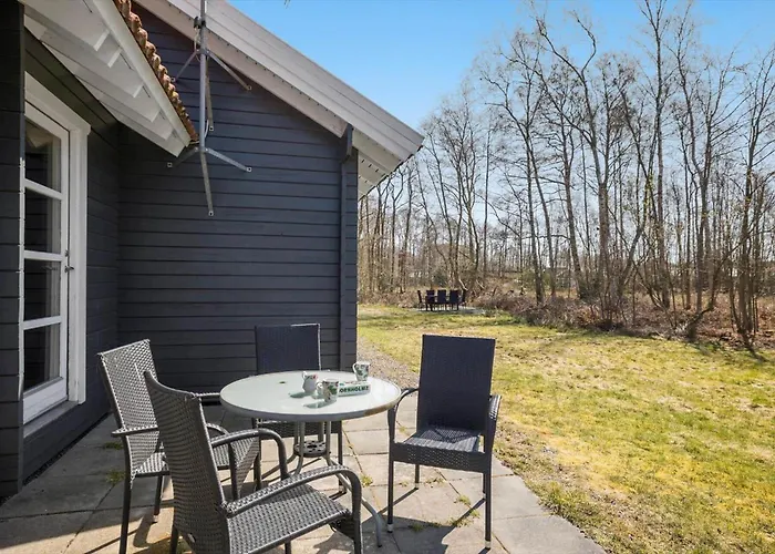 1454-aakirkeby-sortspaettevej-16-a * Vester Somarken