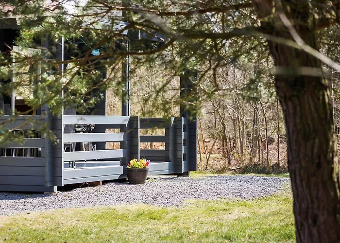 1454-aakirkeby-sortspaettevej-16-a * Vester Somarken